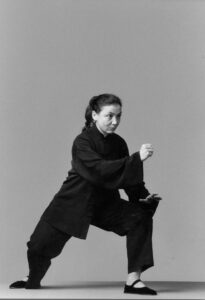 Anya MEOT enseignait le taichi chuan style Yang. C'est la fondatrice de la FFAEMC